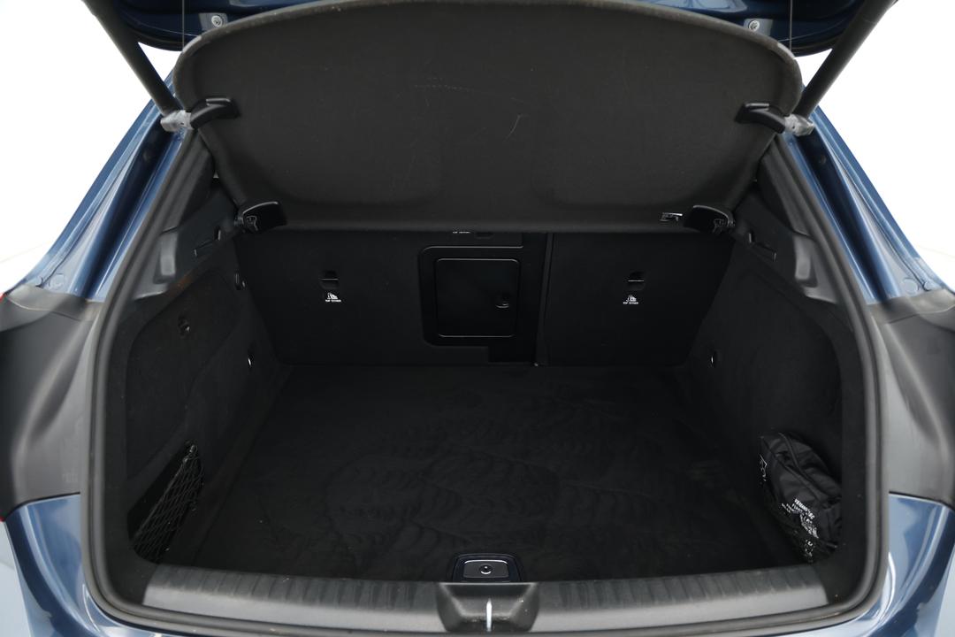 2019 Mercedes-benz GLA 180, Automatic, 71037 km, Boot Inside View
