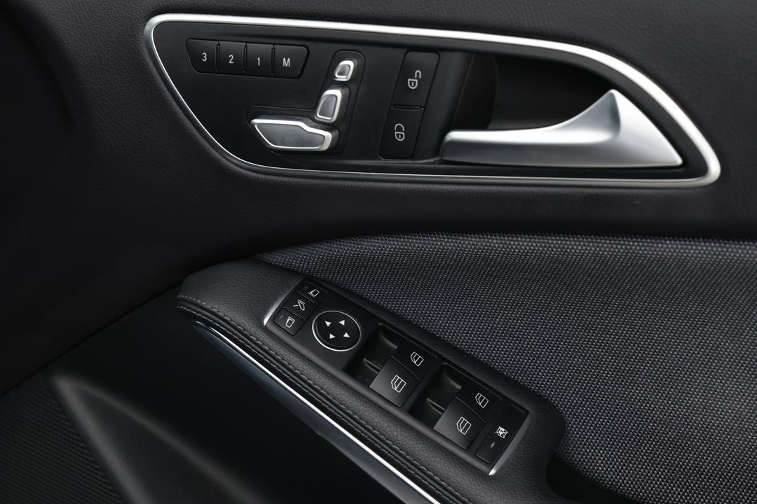 2019 Mercedes-benz GLA 180, Automatic, 71037 km, Odometer View