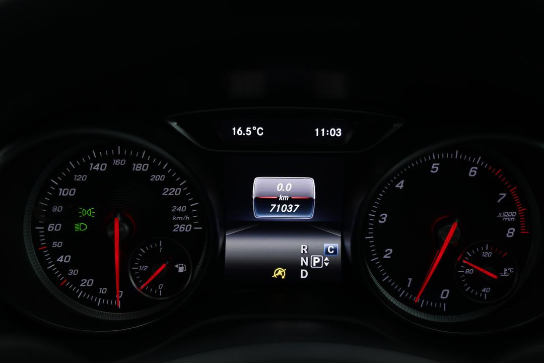 2019 Mercedes-benz GLA 180, Automatic, 71037 km, Service History