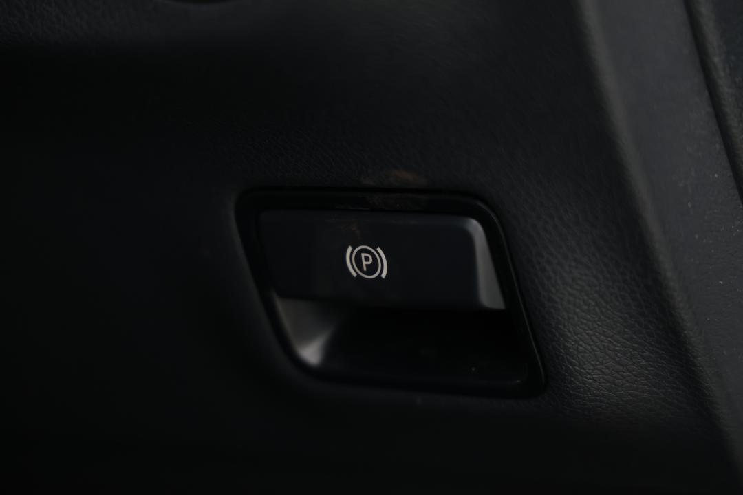 2019 Mercedes-benz GLA 180, Automatic, 71037 km, Utility Switches/Buttons