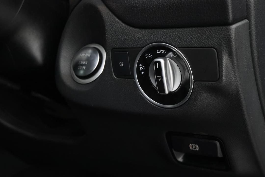 2019 Mercedes-benz GLA 180, Automatic, 71037 km, Pedals and Footmat