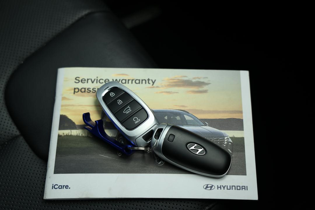 2023 Hyundai Santa Fe Elite Hev (7 Seat), Automatic, 43685 km, Service History