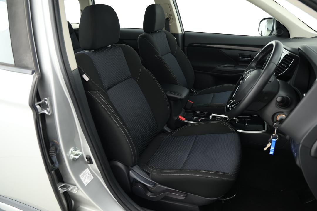 2018 Mitsubishi Outlander Es Adas 5 Seat (2WD), Automatic, 47794 km, Right Side Front Door Cabin View