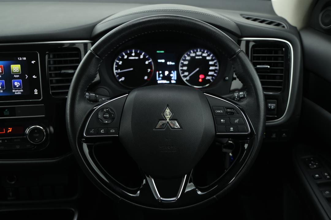 2018 Mitsubishi Outlander Es Adas 5 Seat (2WD), Automatic, 47794 km, Steering Wheel Close-up