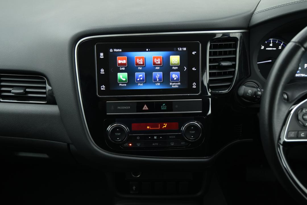 2018 Mitsubishi Outlander Es Adas 5 Seat (2WD), Automatic, 47794 km, Center Console