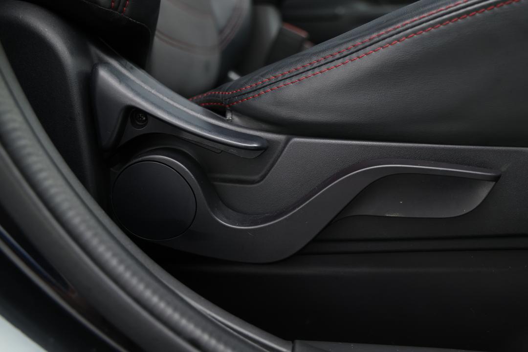 2019 Mitsubishi ASX Black Edition (2WD), Automatic, 71446 km, Drivers Side Adjustment Panel