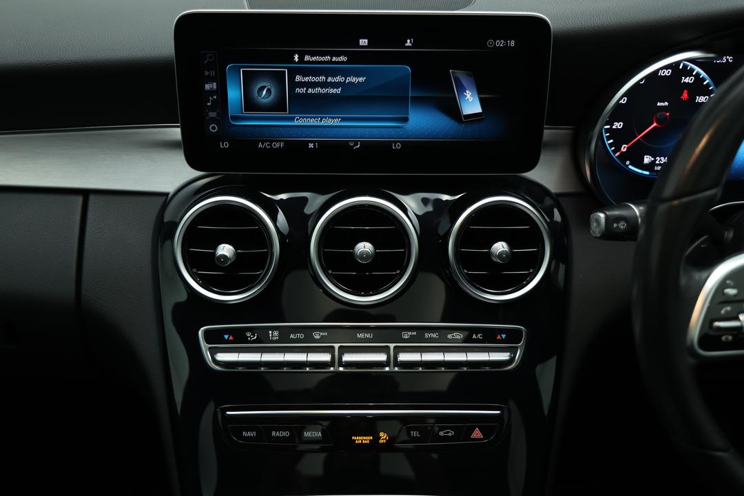 2018 Mercedes-benz C300 C300, Automatic, 82554 km, Center Console