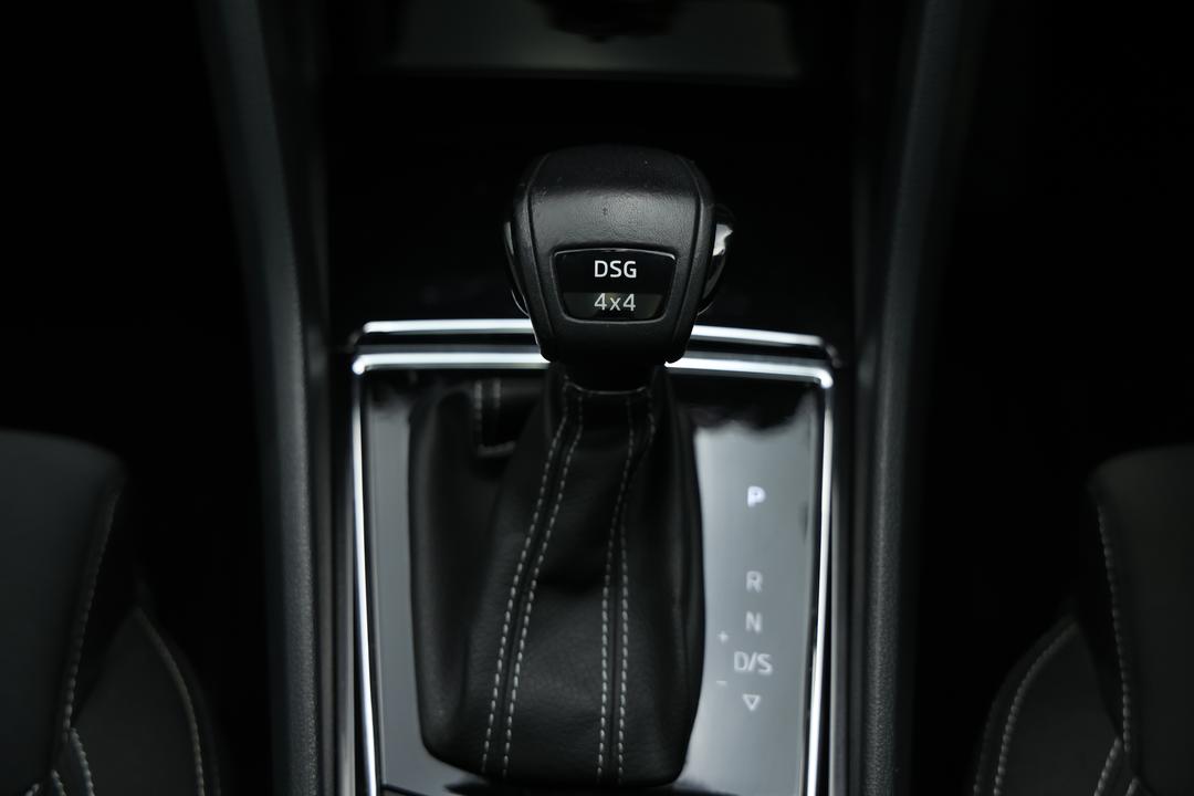 2020 SKODA Karoq 140tsi Sportline (4x4), Automatic, 61427 km, Handbrake