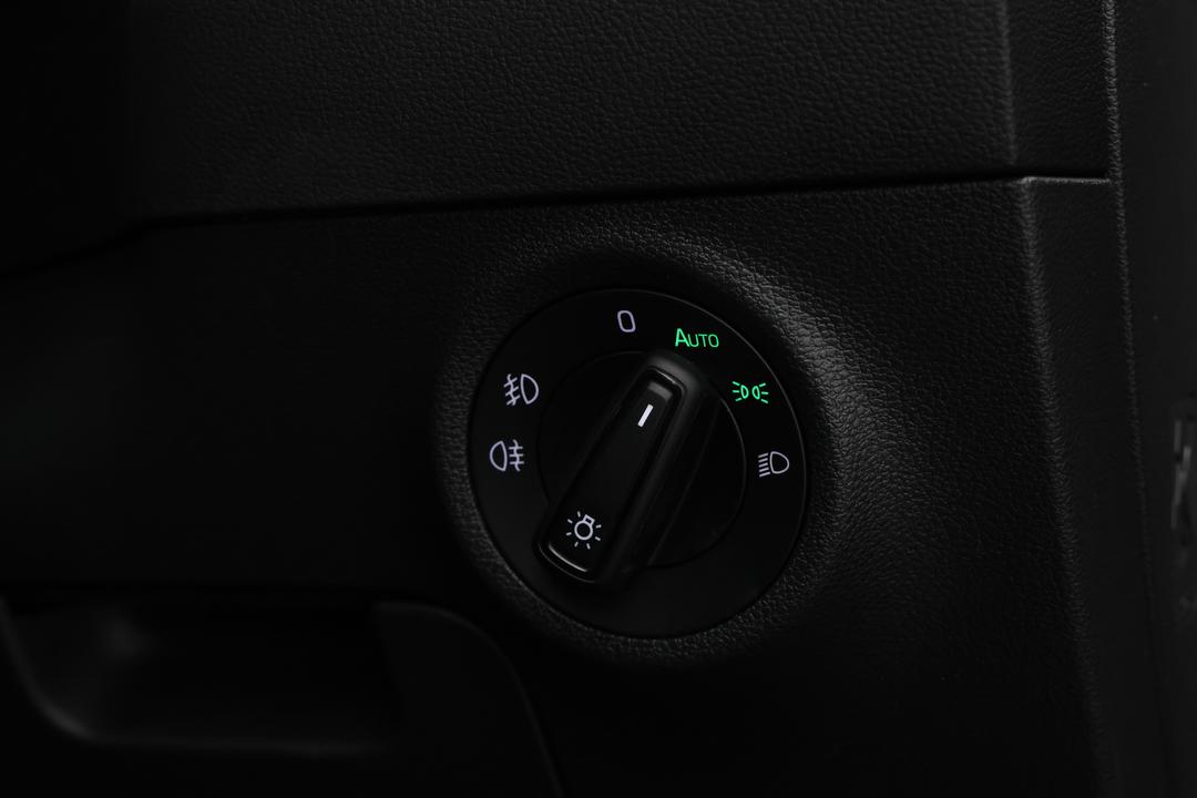 2020 SKODA Karoq 140tsi Sportline (4x4), Automatic, 61427 km, Drivers Side Adjustment Panel