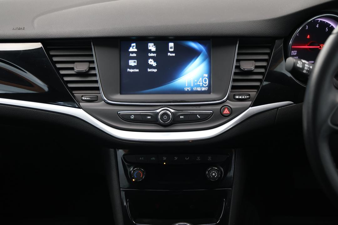 2017 Holden Astra R, Automatic, 87874 km, Center Console