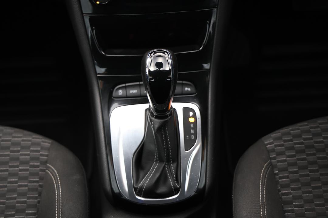 2017 Holden Astra R, Automatic, 87874 km, Gear Lever 