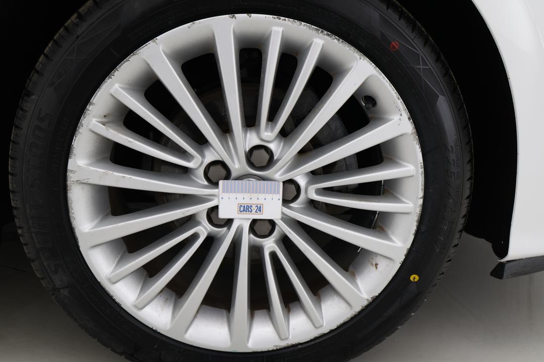 2017 Holden Astra R, Automatic, 87874 km, Wheels Rim Front RHS Gutter Rash