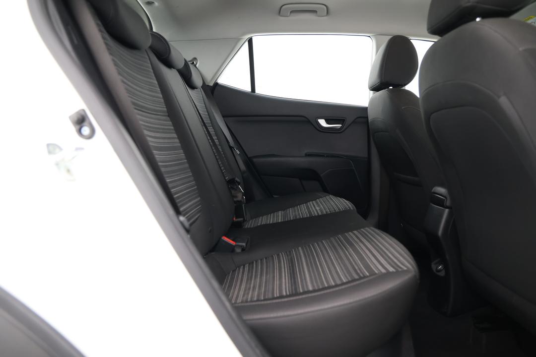 2022 Kia Stonic Sport, Automatic, 64001 km, Right Side Rear Door Cabin View