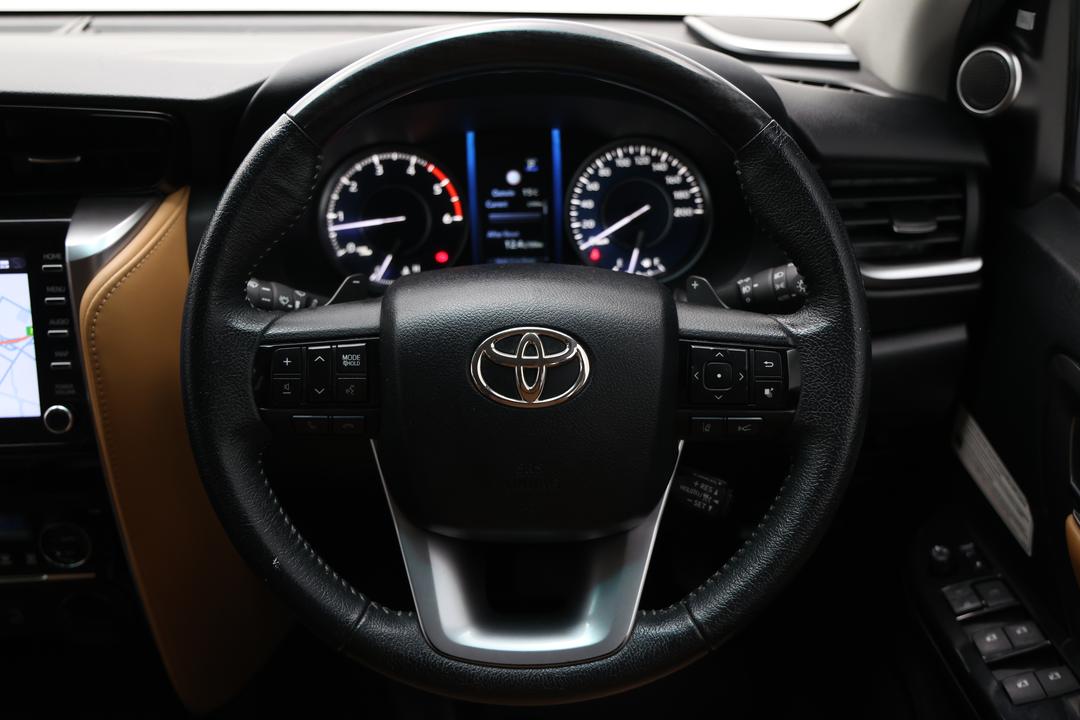 2021 Toyota Fortuner Crusade, Automatic, 92699 km, Steering Wheel Close-up
