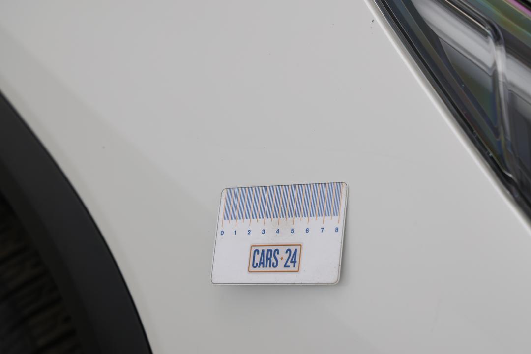 2021 Toyota Fortuner Crusade, Automatic, 92699 km, Quarter Panel Front RHS Guard Scratch