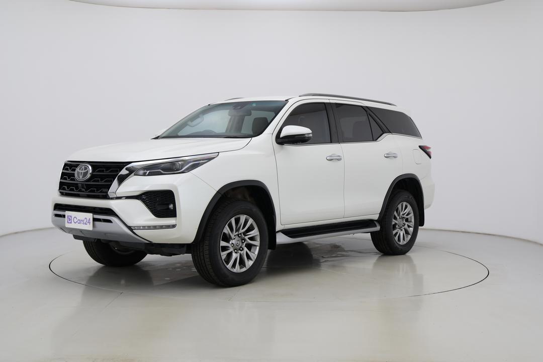 2021 Toyota Fortuner Crusade, Automatic, 92699 km, Left Front Diagonal (45- Degree) View