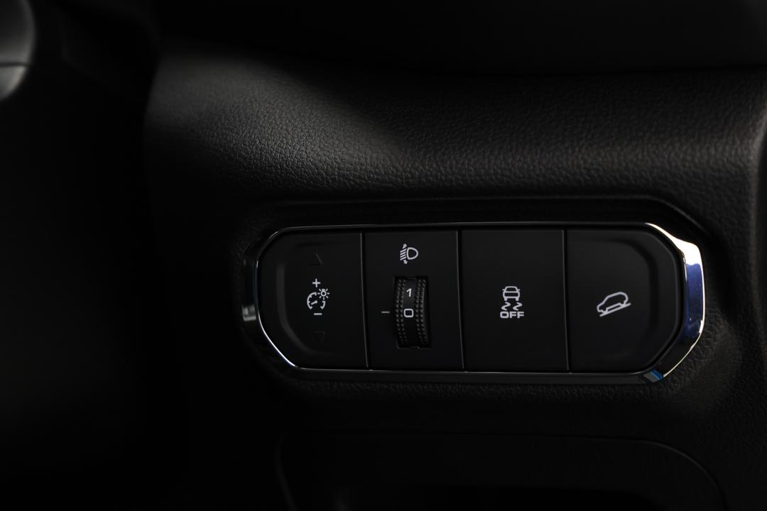 2025 GWM Haval Jolion Ultra, Automatic, 11886 km, Right Side Front Door Cabin View