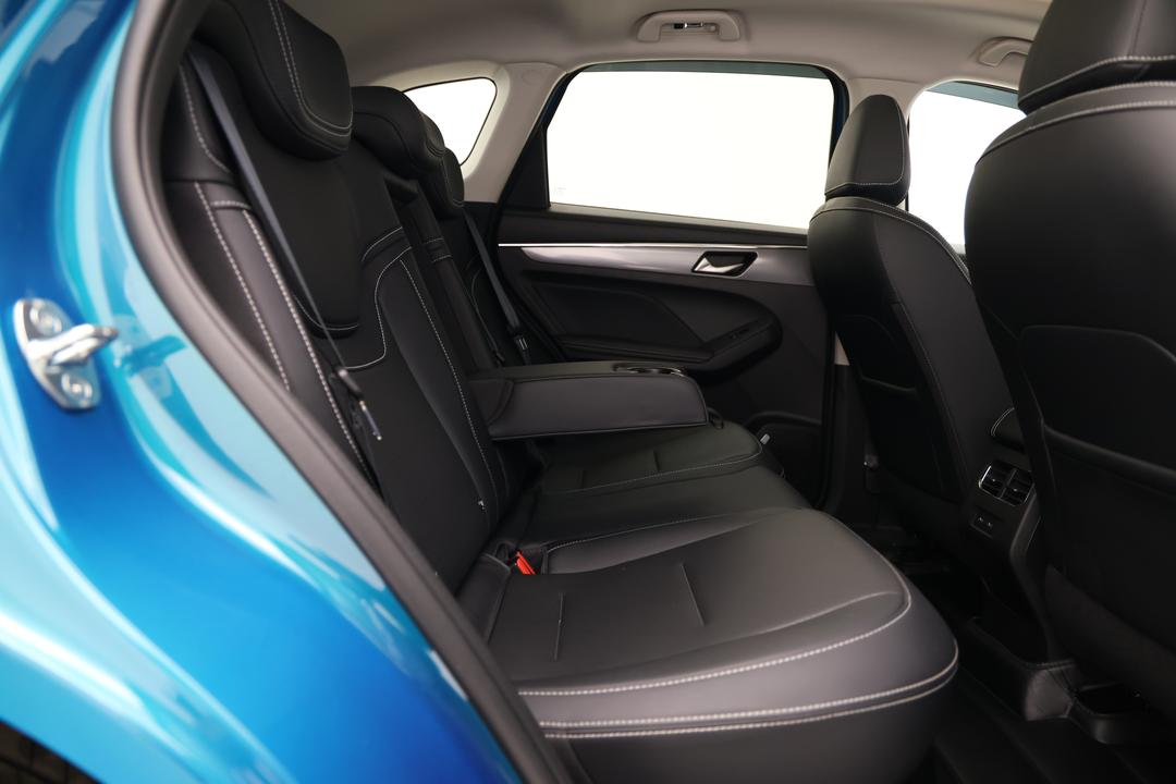 2025 GWM Haval Jolion Ultra, Automatic, 11886 km, Right Side Rear Door Cabin View