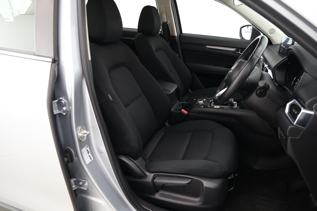 2023 Mazda CX-5 G20 Maxx (FWD), Automatic, 46734 km, Right Side Front Door Cabin View
