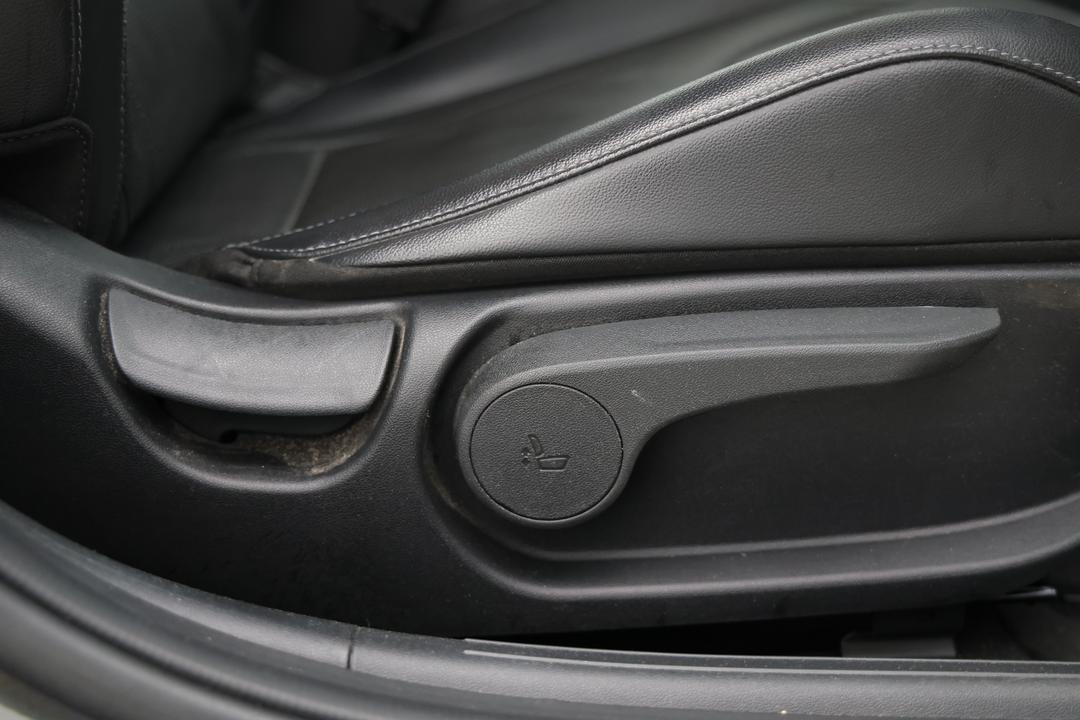2021 Hyundai i30 Active, Automatic, 47586 km, Drivers Side Adjustment Panel