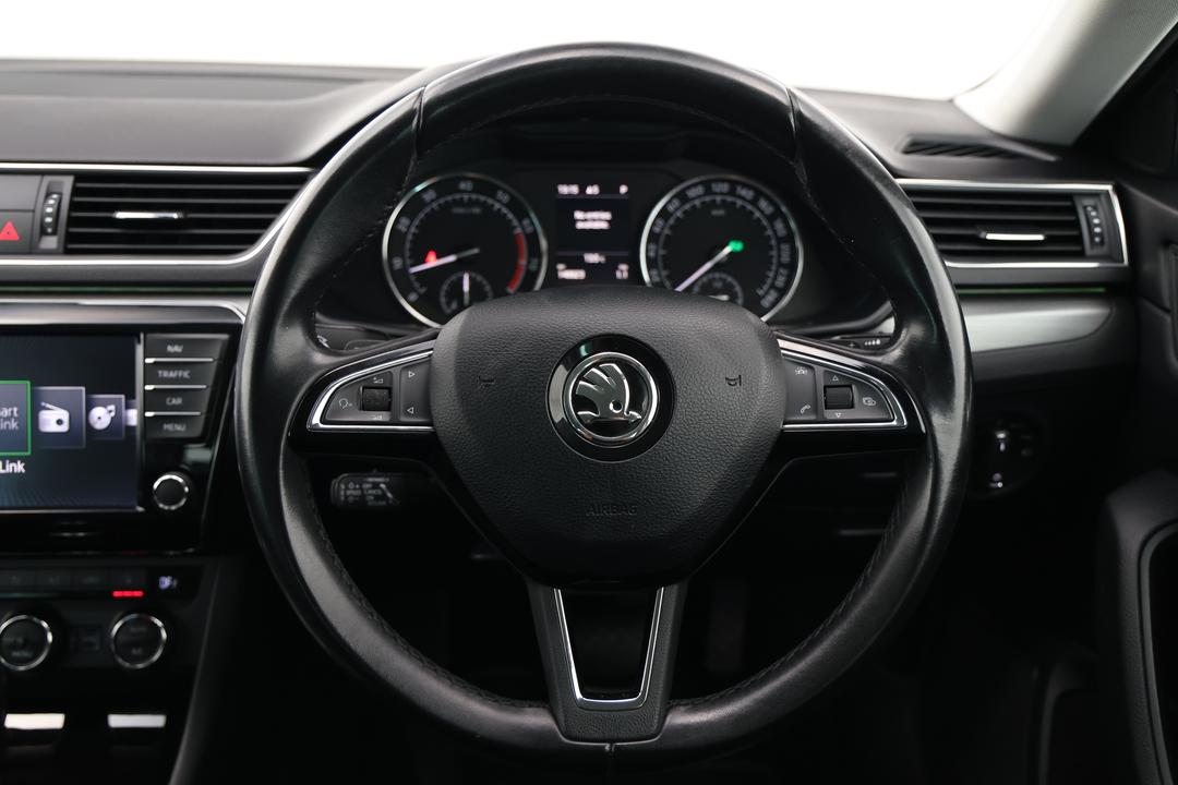 2016 SKODA Superb 206 Tsi (4x4), Automatic, 148823 km, On-Roof Controls/Sunglass holder