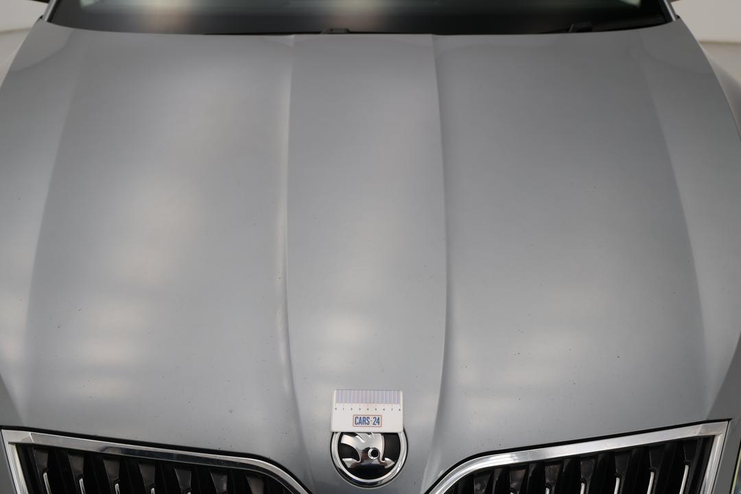 2016 SKODA Superb 206 Tsi (4x4), Automatic, 148823 km, Bonnet Fade