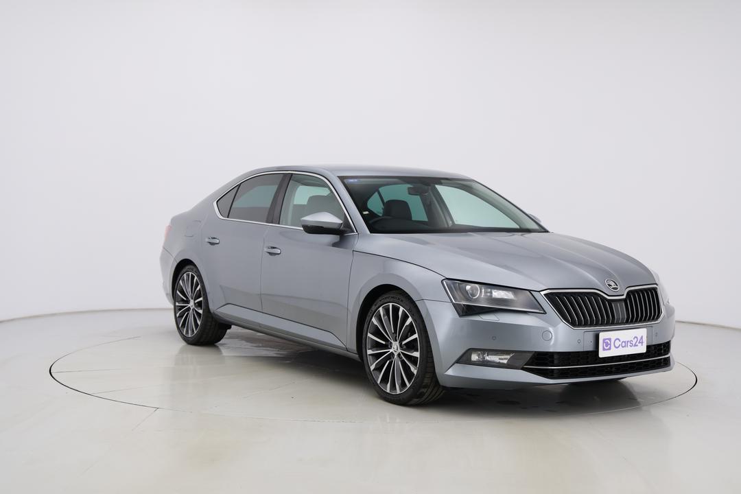 2016 SKODA Superb 206 Tsi (4x4), Automatic, 148823 km, Right Front Diagonal (45- Degree) View