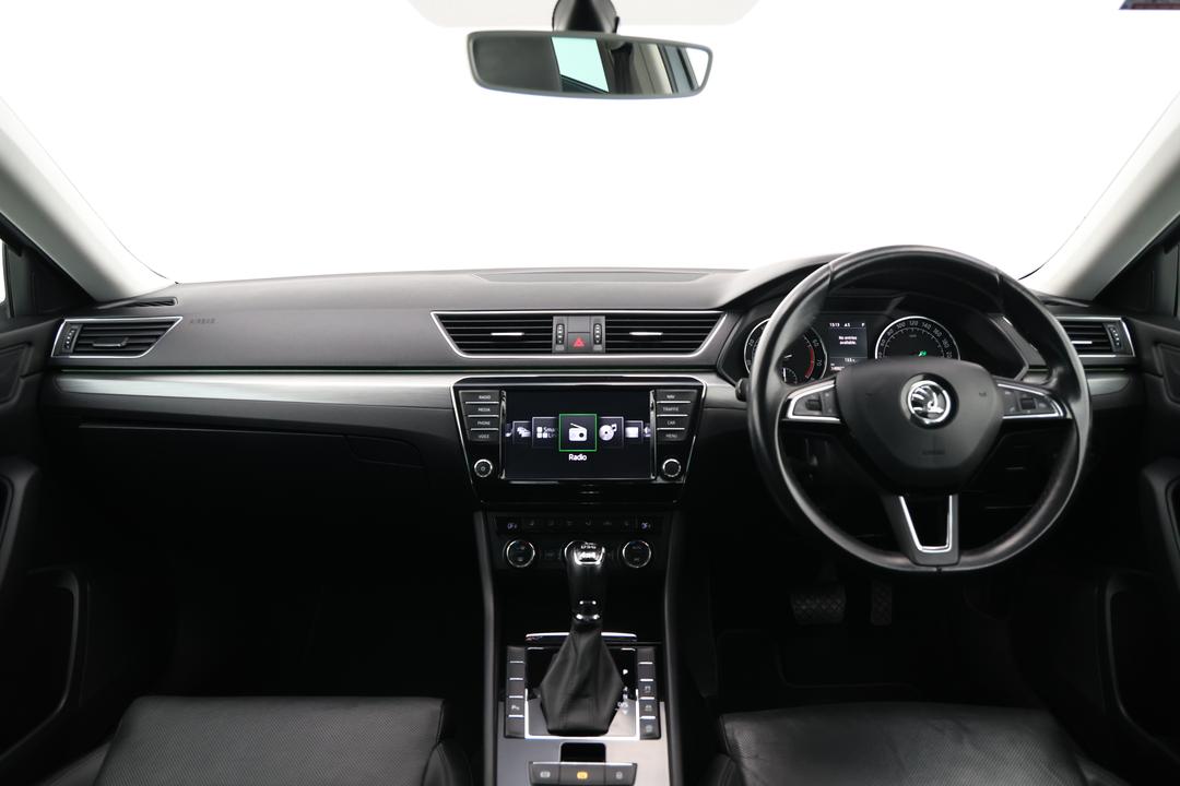 2016 SKODA Superb 206 Tsi (4x4), Automatic, 148823 km, Dashboard View