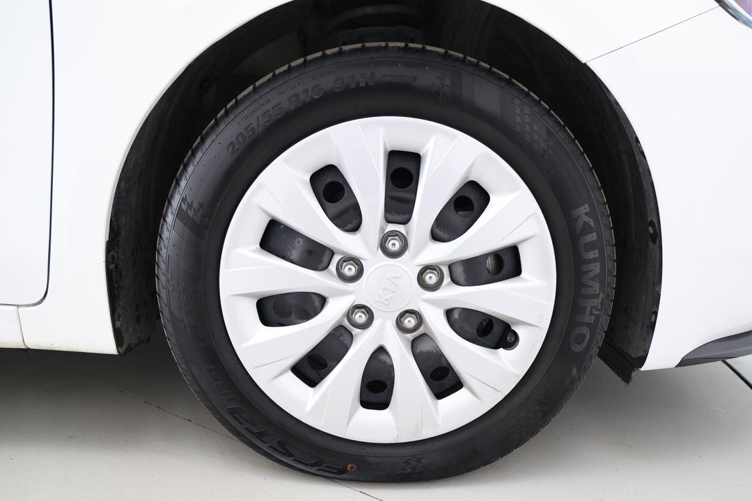 2021 Kia Cerato S, Automatic, 45140 km, Right Front Wheel