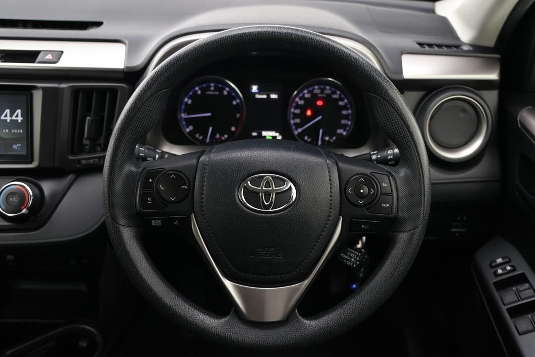 2018 Toyota RAV4 Gx (2WD), Automatic, 56565 km, Center Console