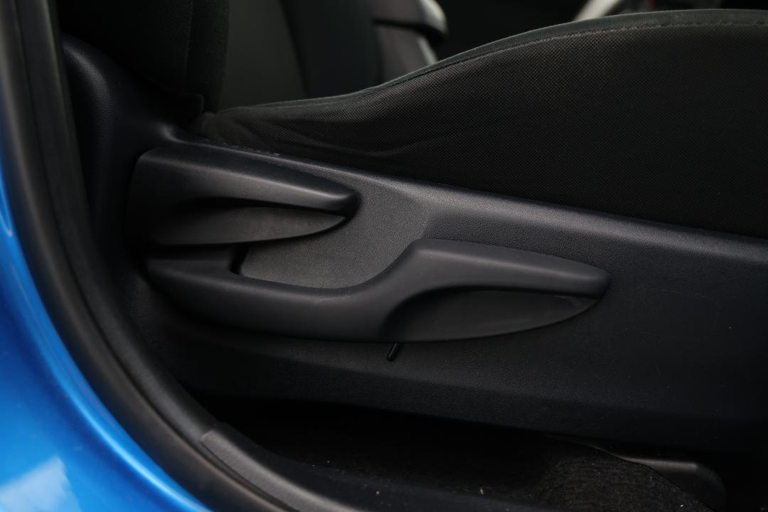 2018 Toyota RAV4 Gx (2WD), Automatic, 56565 km, Utility Switches/Buttons