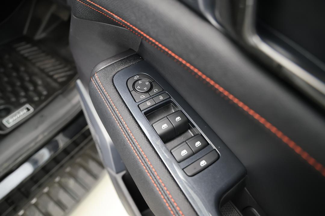 2025 Byd Shark 6 Dual Motor Premium, Automatic, 13519 km, Utility Switches/Buttons