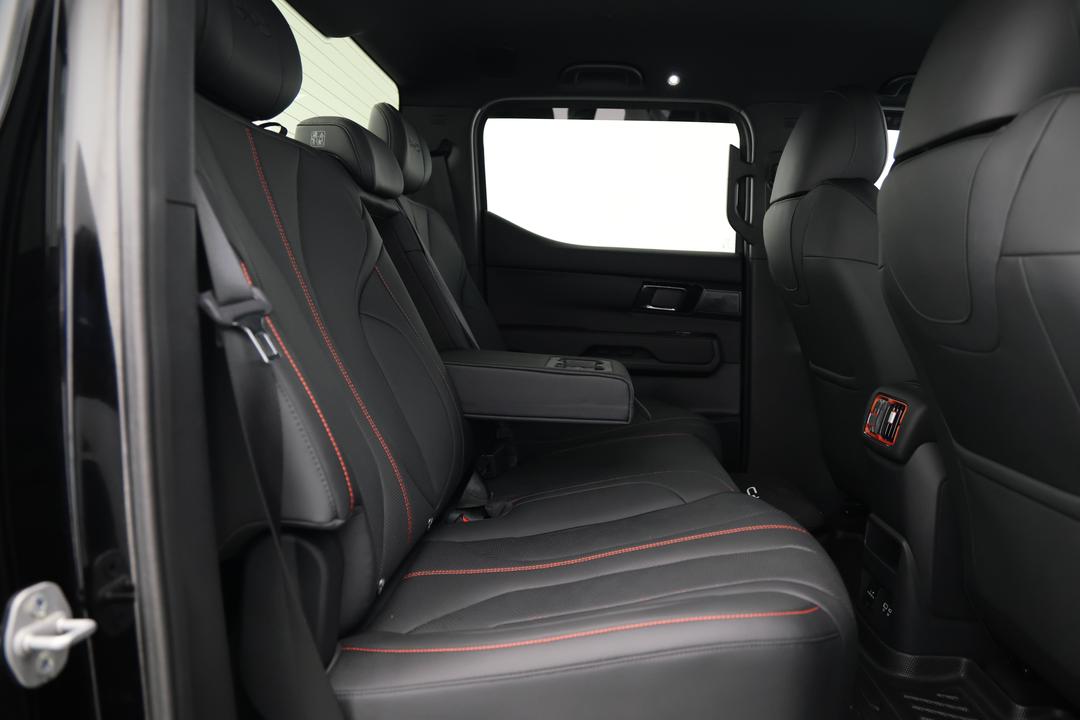 2025 Byd Shark 6 Dual Motor Premium, Automatic, 13519 km, Boot Inside View with Luggage