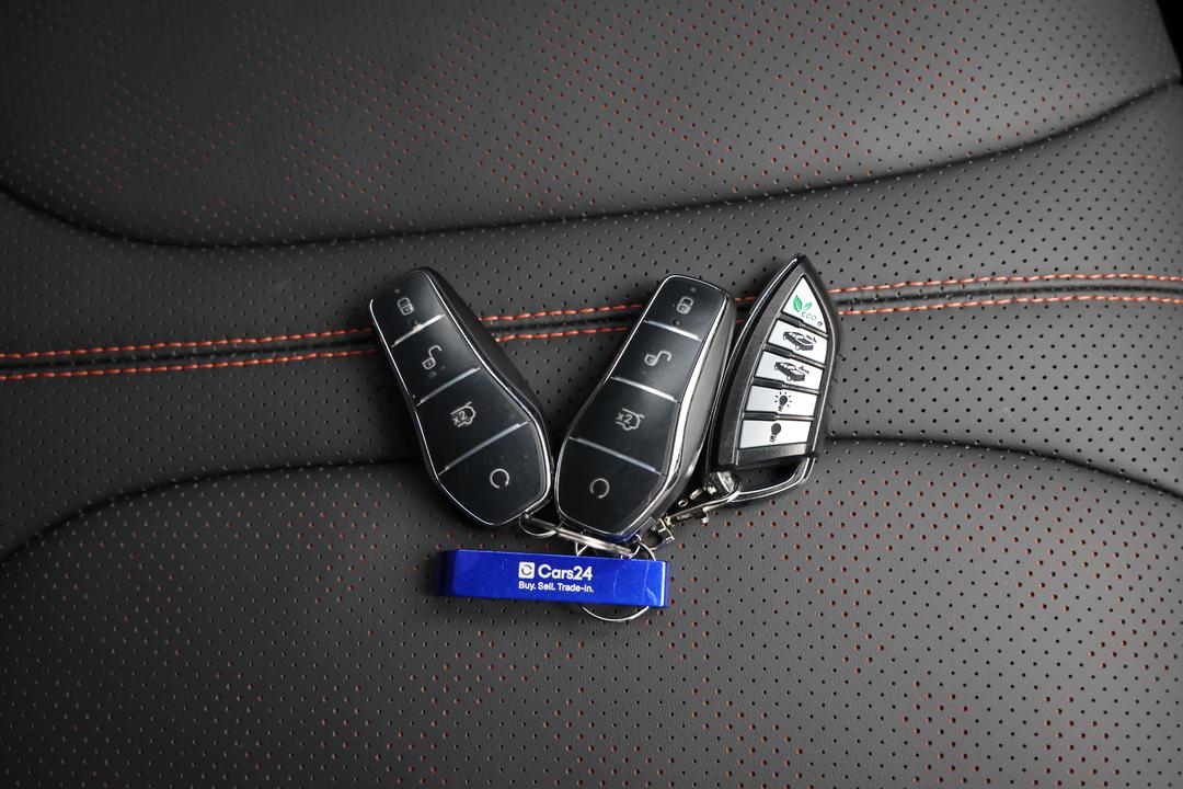 2025 Byd Shark 6 Dual Motor Premium, Automatic, 13519 km, Drivers Side Door Panel Controls