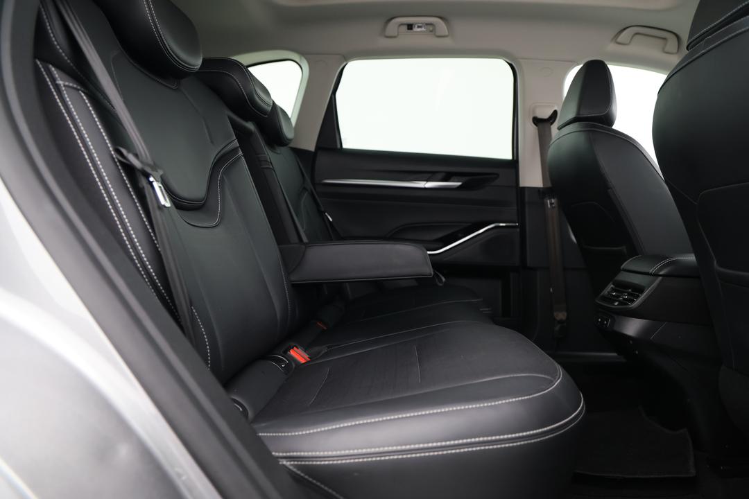 2023 GWM Haval H6 Ultra, Automatic, 22353 km, Right Side Rear Door Cabin View