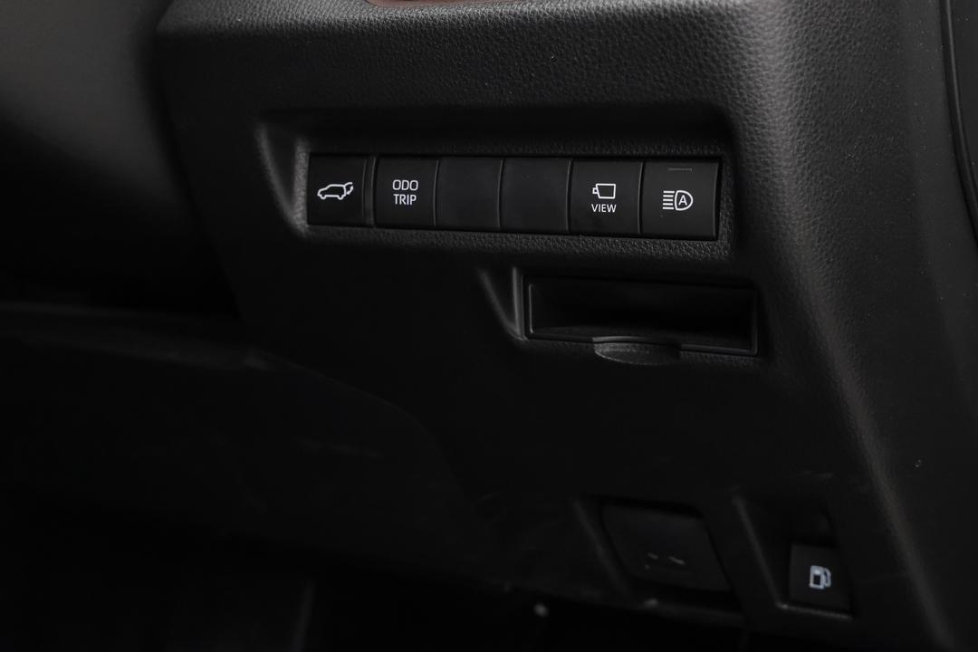 2024 Toyota RAV4 Cruiser (AWD) Hybrid, Automatic, 28354 km, Right Side Front Door Cabin View