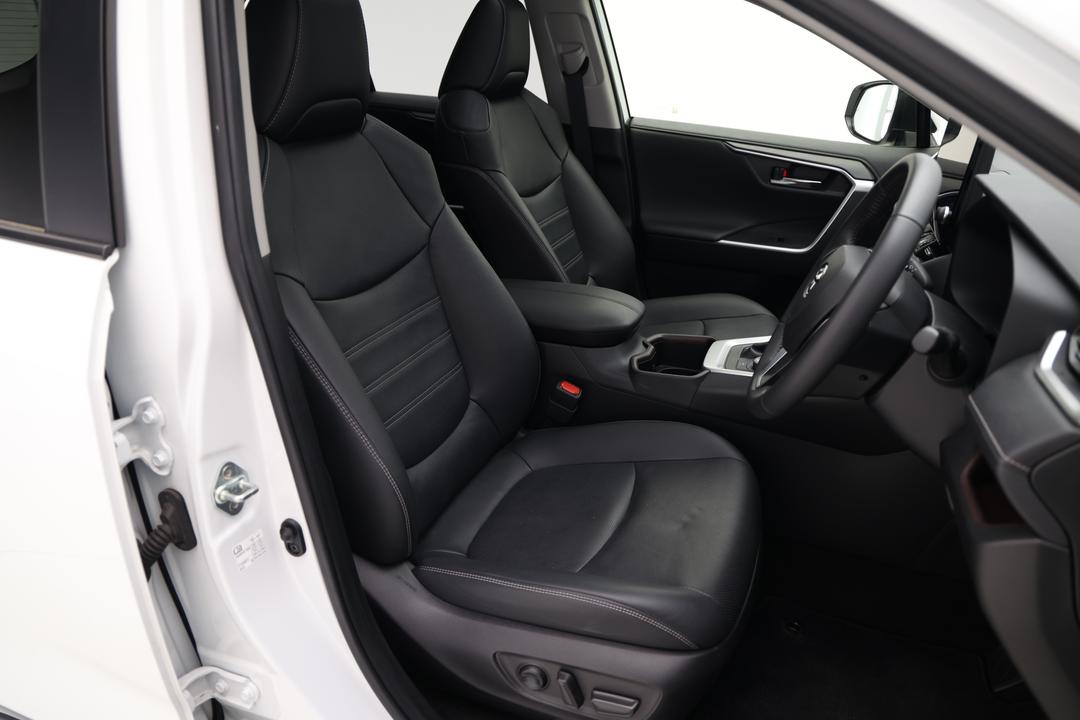 2024 Toyota RAV4 Cruiser (AWD) Hybrid, Automatic, 28354 km, Odometer View