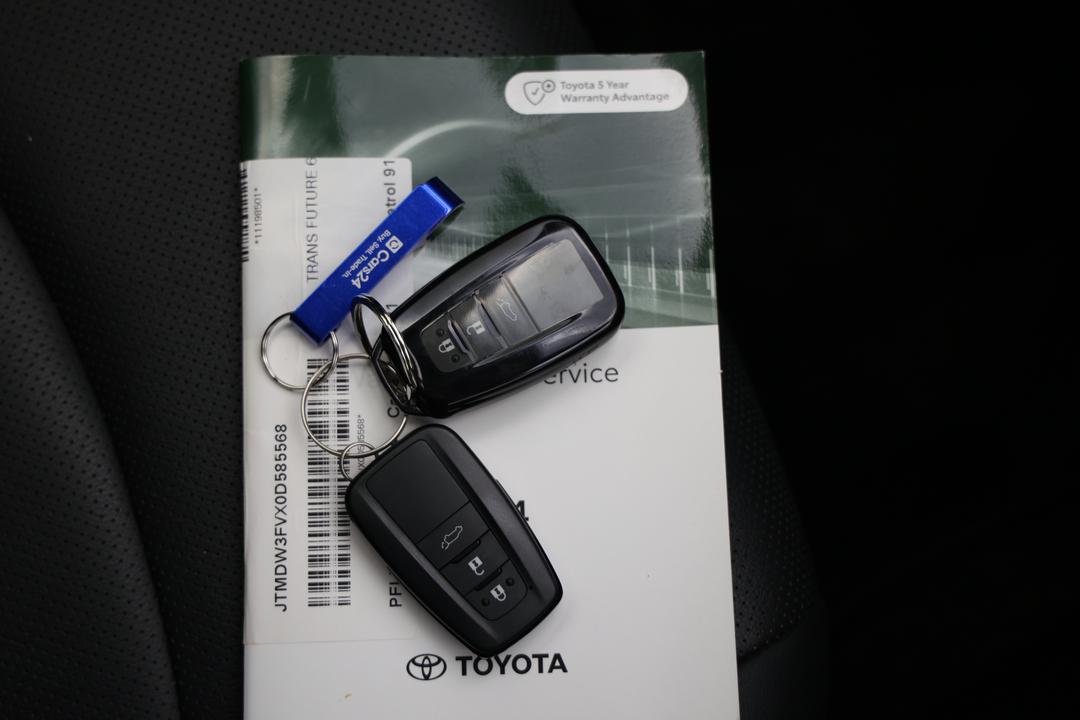 2024 Toyota RAV4 Cruiser (AWD) Hybrid, Automatic, 28354 km, Speaker View