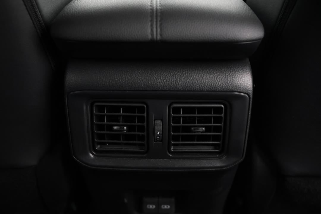 2024 Toyota RAV4 Cruiser (AWD) Hybrid, Automatic, 28354 km, Rear A/C Vent