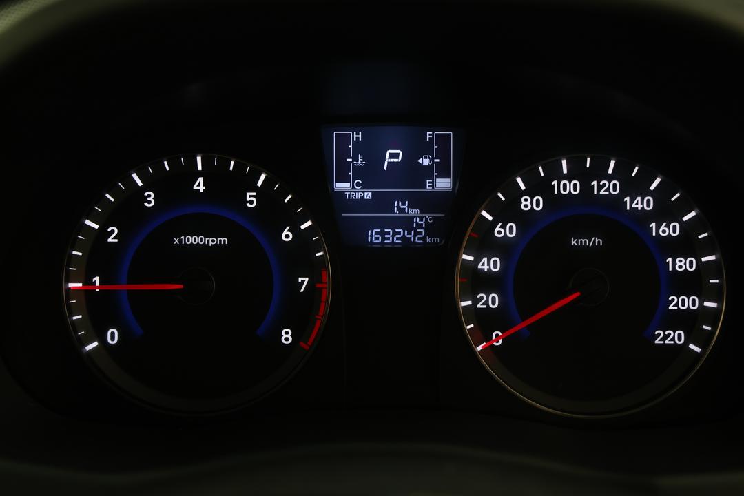 2017 Hyundai Accent Sport, Automatic, 163242 km, Drivers Side Door Panel Controls