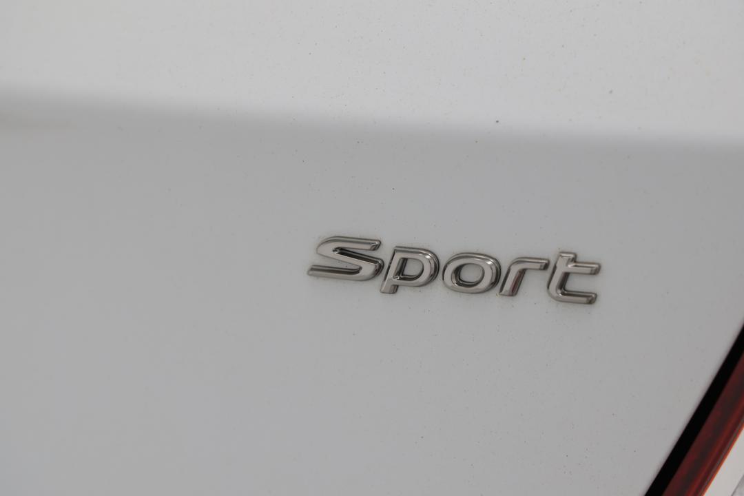 2017 Hyundai Accent Sport, Automatic, 163242 km, Badge (Boot Right Side)
