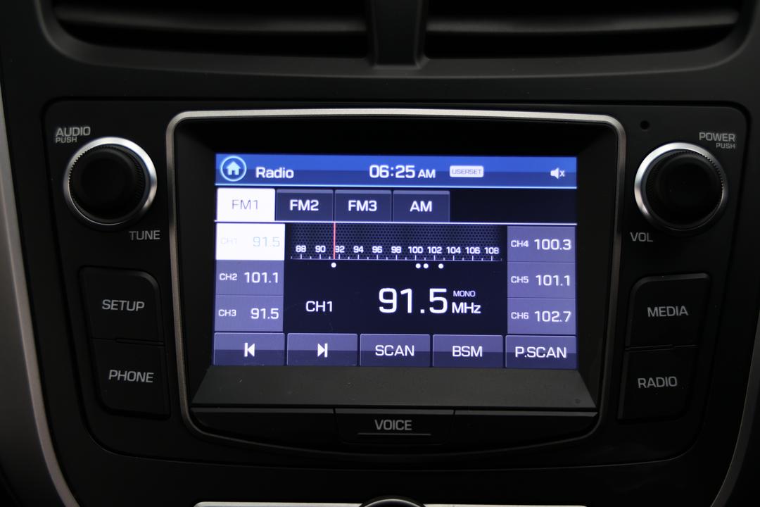 2017 Hyundai Accent Sport, Automatic, 163242 km, Infotainment System