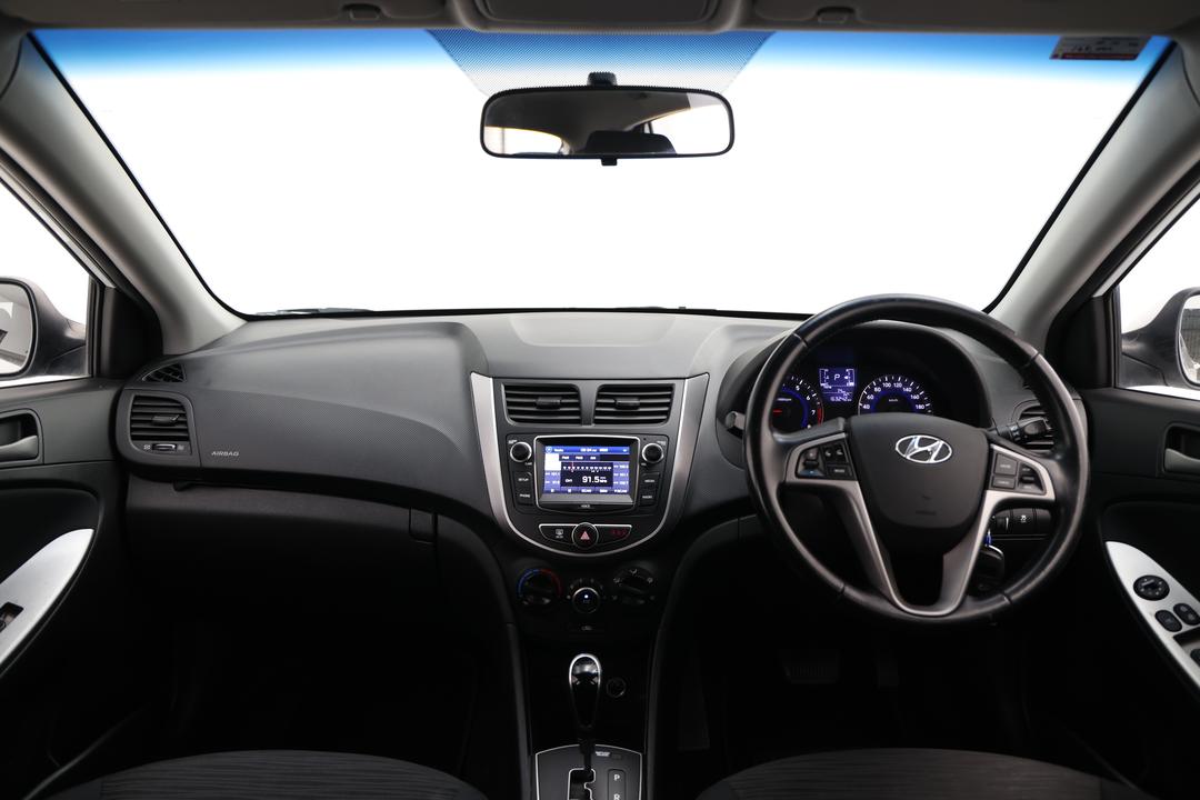 2017 Hyundai Accent Sport, Automatic, 163242 km, Rear A/C Vent