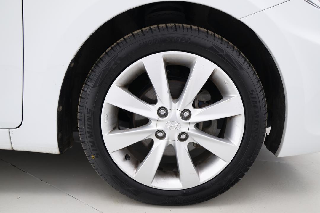2017 Hyundai Accent Sport, Automatic, 163242 km, Right Front Wheel