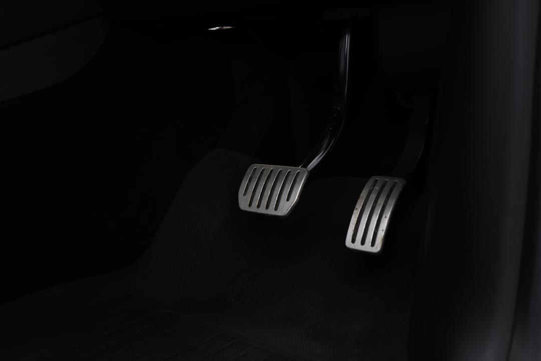 2023 Tesla Model Y Performance, Automatic, 25844 km, Child Seat Anchor Points