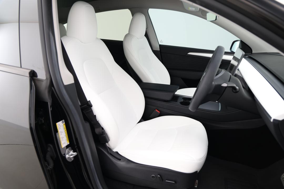 2023 Tesla Model Y Performance, Automatic, 25844 km, Drivers Side Adjustment Panel