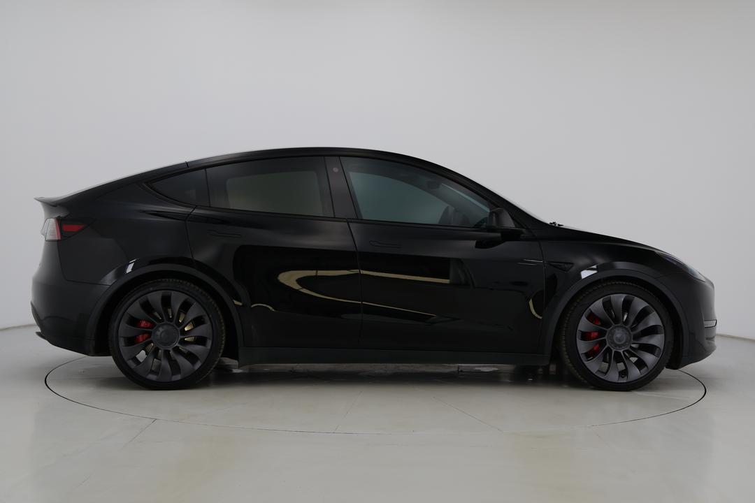 2023 Tesla Model Y Performance, Automatic, 25844 km, Right Side View