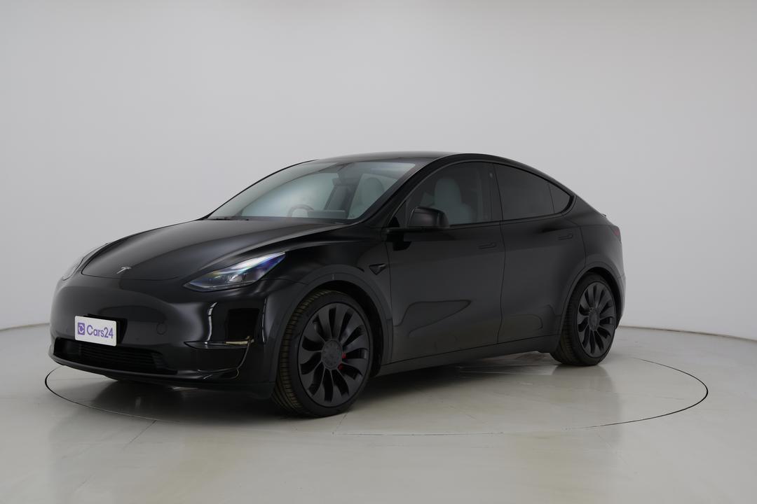 2023 Tesla Model Y Performance, Automatic, 25844 km, Left Front Diagonal (45- Degree) View