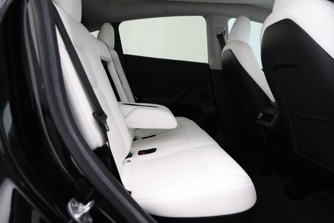 2023 Tesla Model Y Performance, Automatic, 25844 km, Right Side Rear Door Cabin View