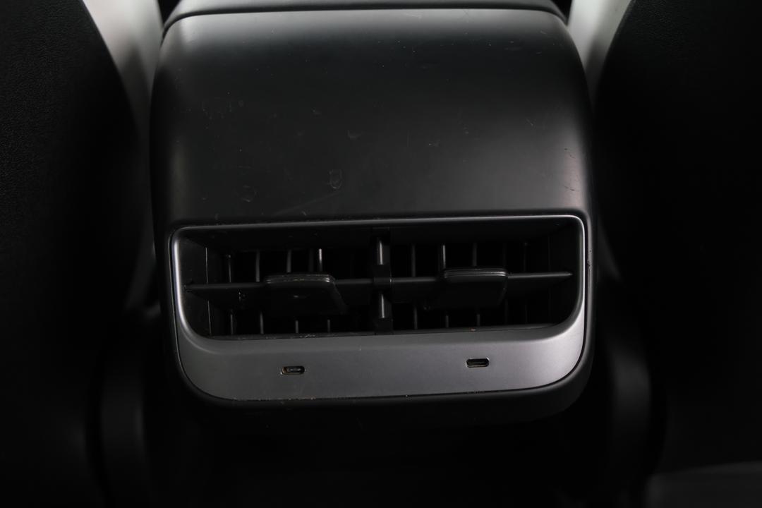 2023 Tesla Model Y Performance, Automatic, 25844 km, Rear A/C Vent